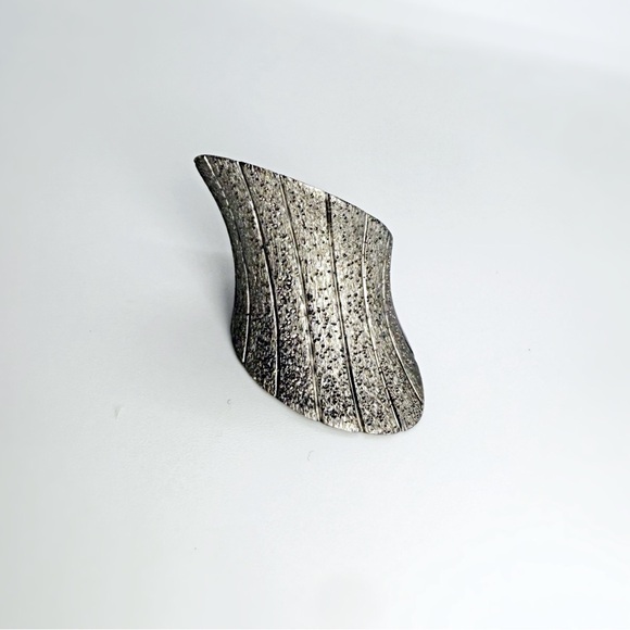 Textured Silver Statement Ring - Picture 7 of 9